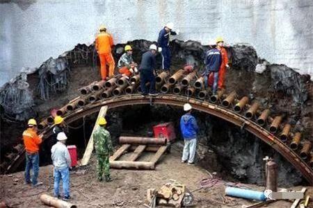 永城隧道钢花管支护案例